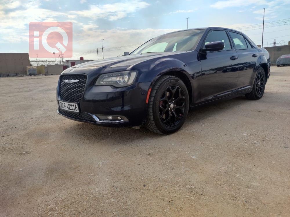 کرایسلەر 300